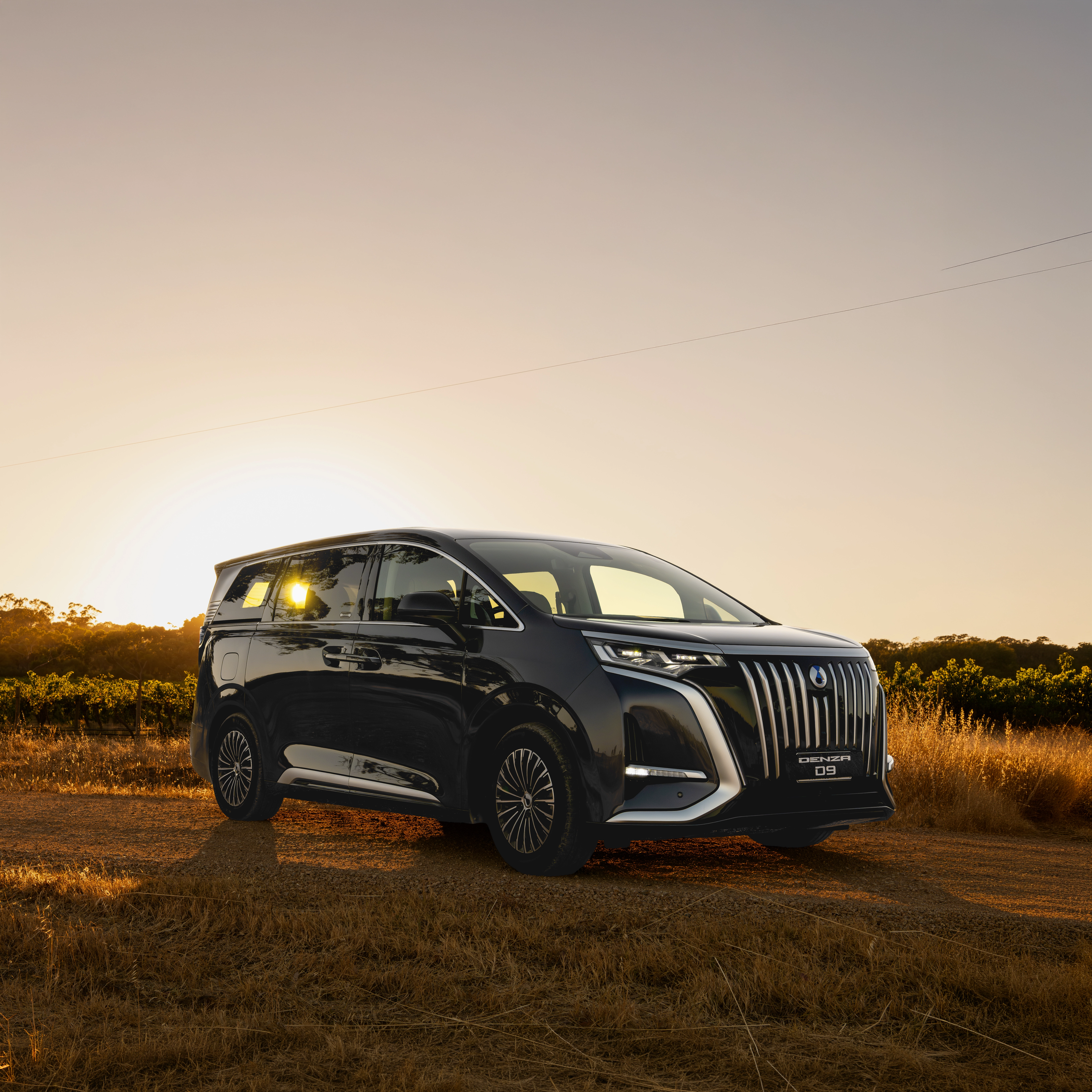 π-inspired Front Design & Meteor Trajectory Waistline